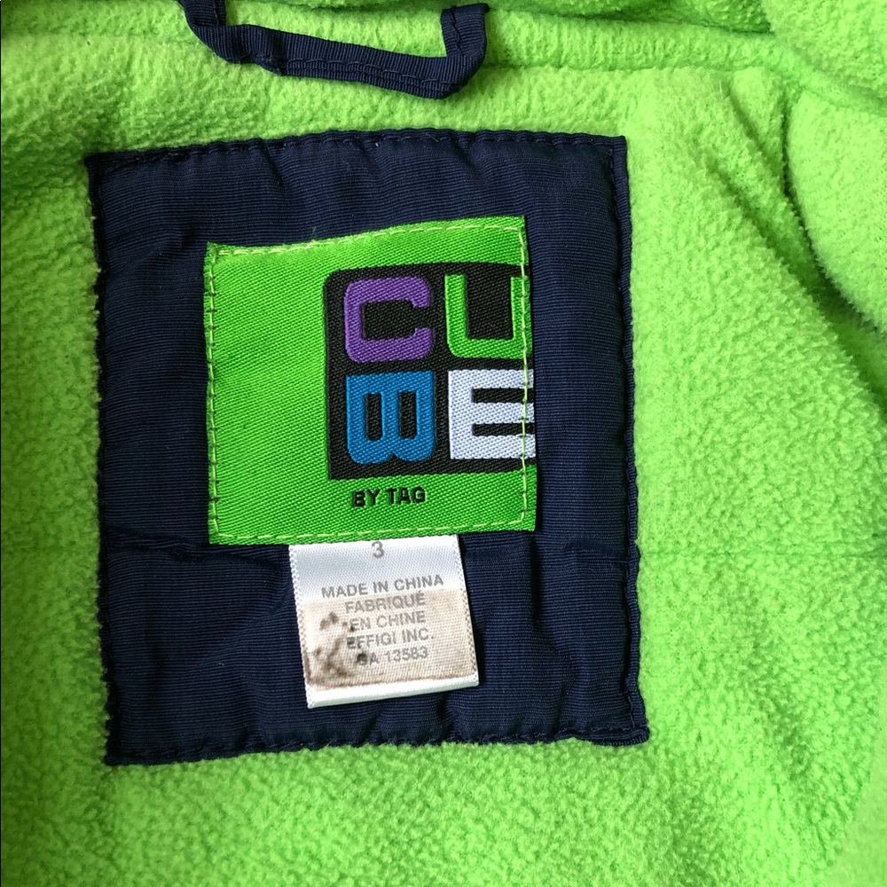 Tag Kids Blue Puffer winter Jacket with Neon Green Lining - Picture 2 of 10
